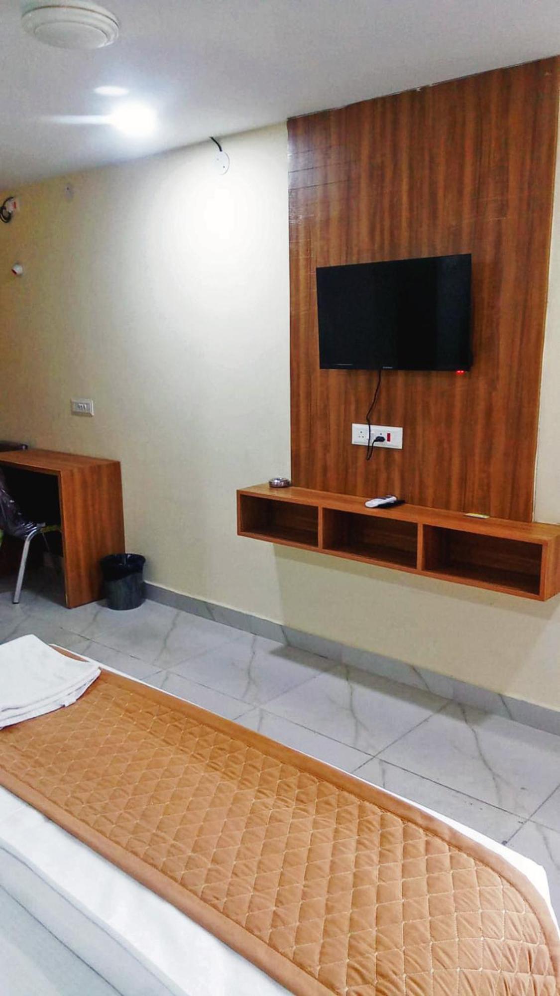 Udupi Deluxe Lodge Gulbarga Kalaburagi Exterior photo
