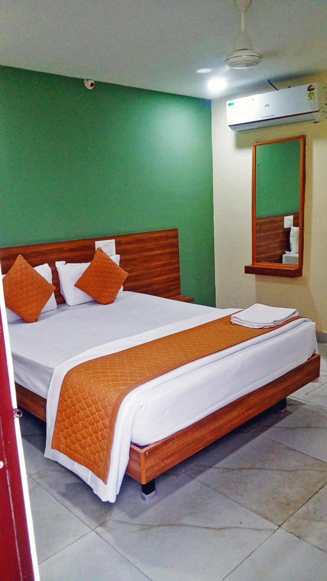 Udupi Deluxe Lodge Gulbarga Kalaburagi Exterior photo