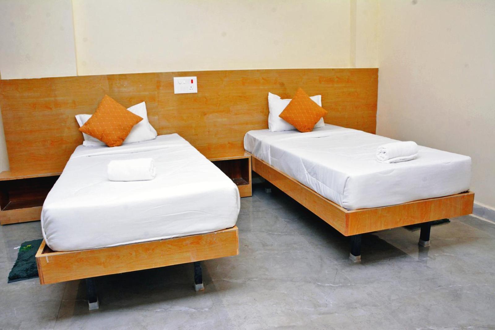 Udupi Deluxe Lodge Gulbarga Kalaburagi Exterior photo