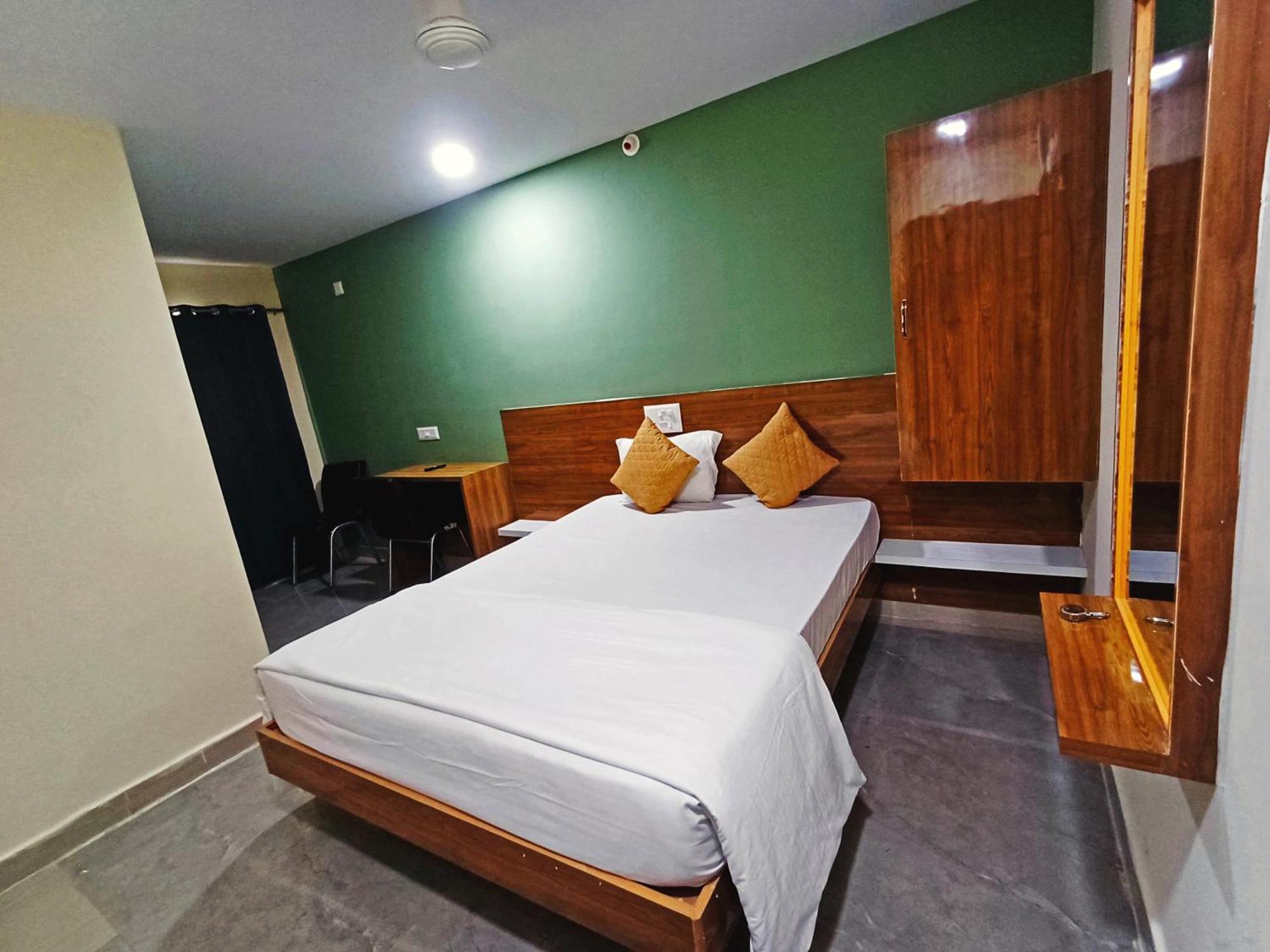 Udupi Deluxe Lodge Gulbarga Kalaburagi Exterior photo