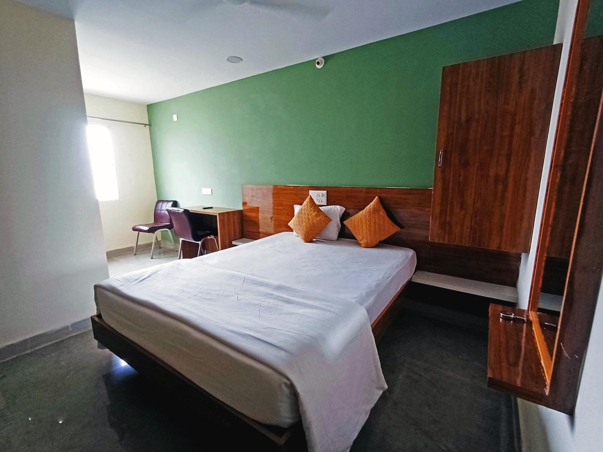 Udupi Deluxe Lodge Gulbarga Kalaburagi Exterior photo